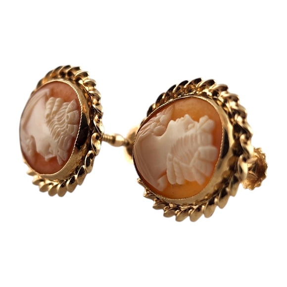 10 Karat Yellow Gold Cameo Screw Back Earrings #18570 - Picture 2 of 7